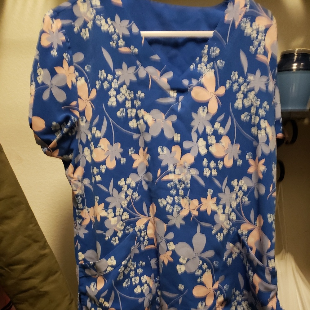 Cute floral print scrub top
